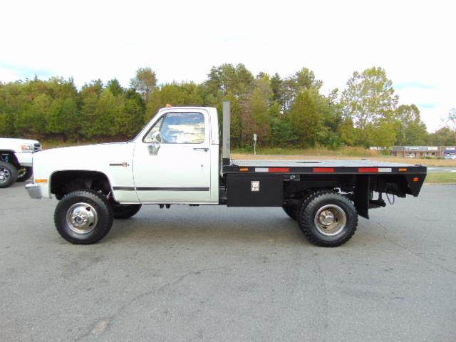 1988 GMC 1 Ton Chassis-Cabs --