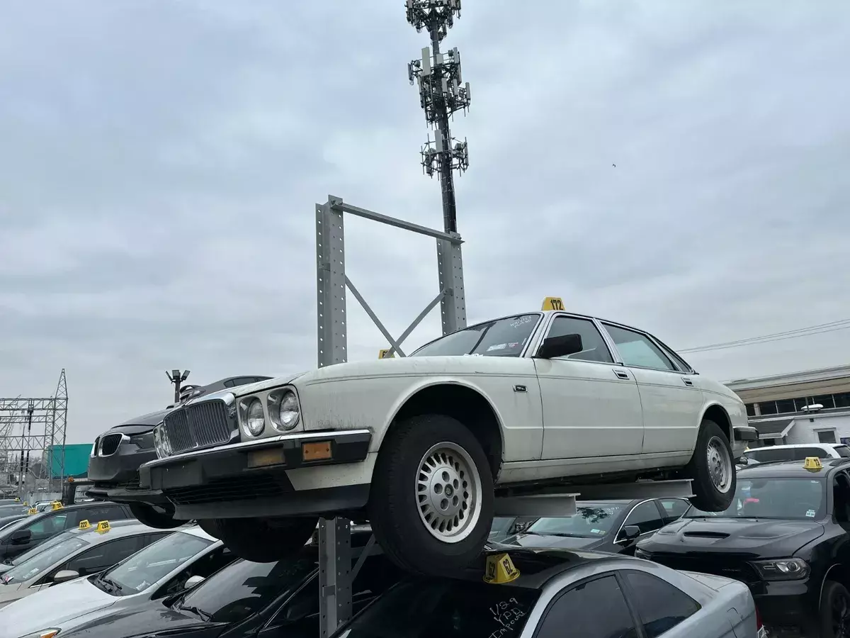 1988 Jaguar XJ6