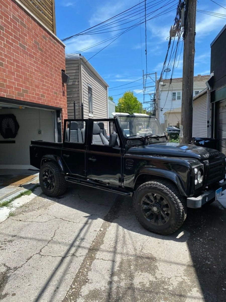 1980 Land Rover Defender Santana