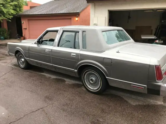 1988 Lincoln Town Car Cartier