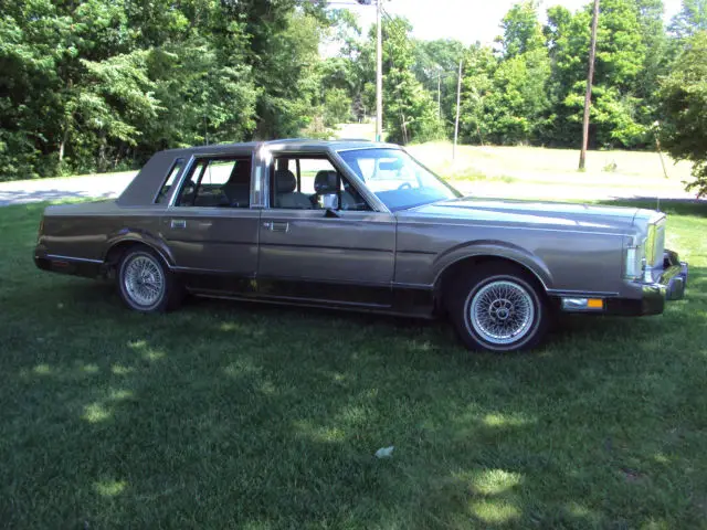 1988 Lincoln Town Car