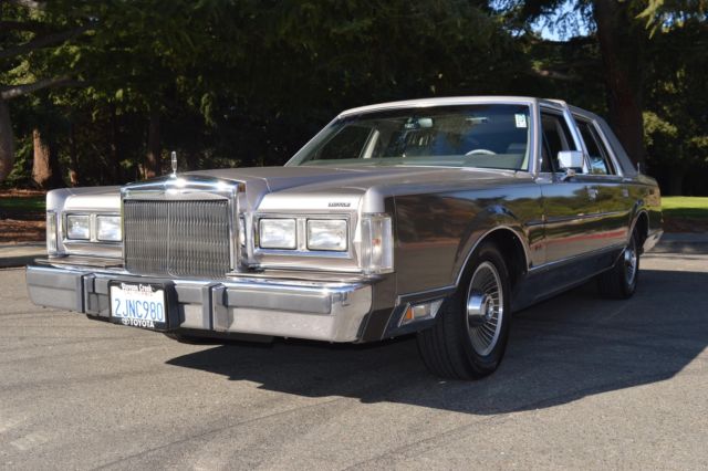 1988 Lincoln Town Car Cartier Beautiful Condition