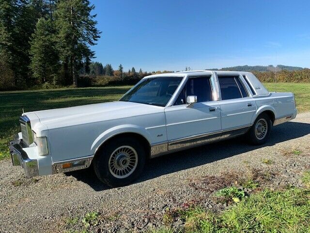 1988 Lincoln Town Car Special edition