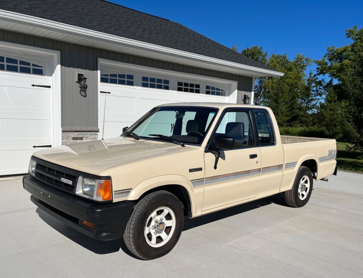 1988 Mazda B-Series Pickups CAB PLUS