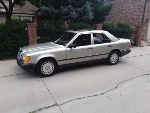 1988 Mercedes-Benz 300E