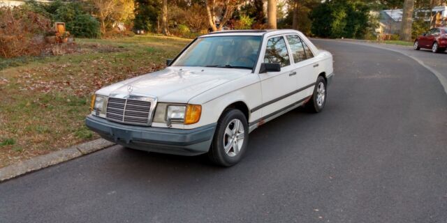 1988 Mercedes-Benz 300-Series