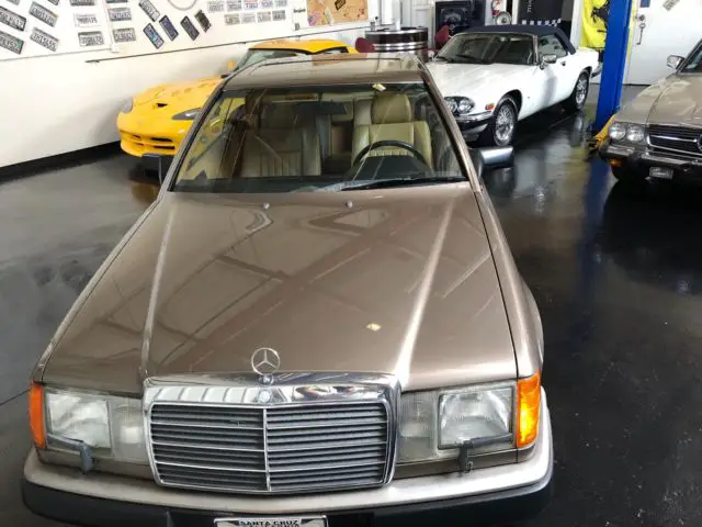 1988 Mercedes-Benz 300-Series