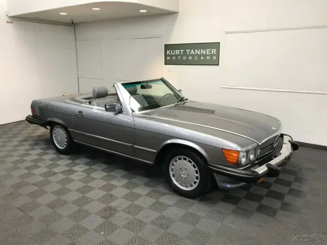 1988 Mercedes-Benz SL-Class 1988 MERCEDES BENZ 560 SL. 67,596 MILES.