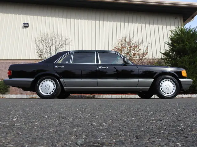 1988 Mercedes-Benz 500-Series Base Sedan 4-Door