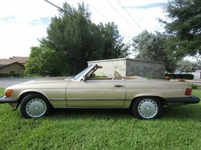 1988 Mercedes-Benz SL-Class 560-Class 560 SL