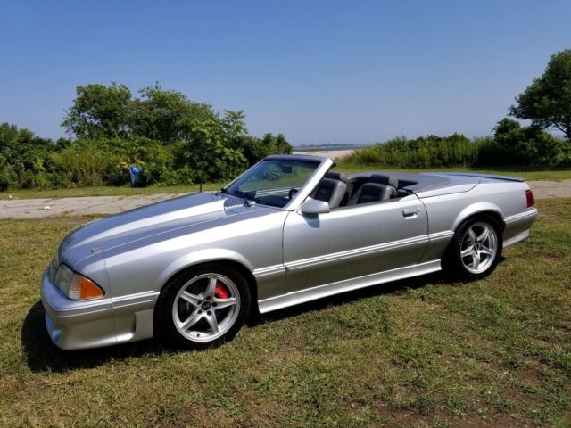 1988 Ford Mustang CONVERTIBLE