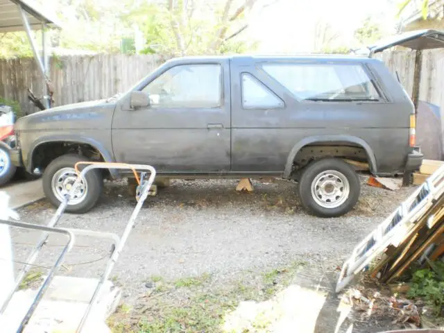 1988 Nissan Pathfinder xe