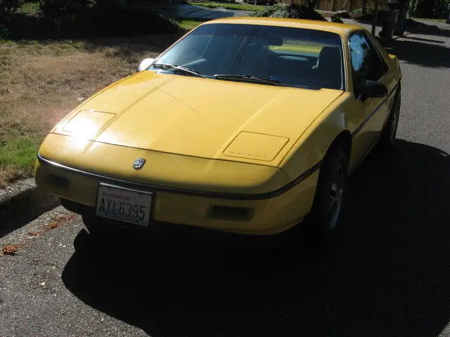 1988 Pontiac Fiero Sport Coupe 2-Door