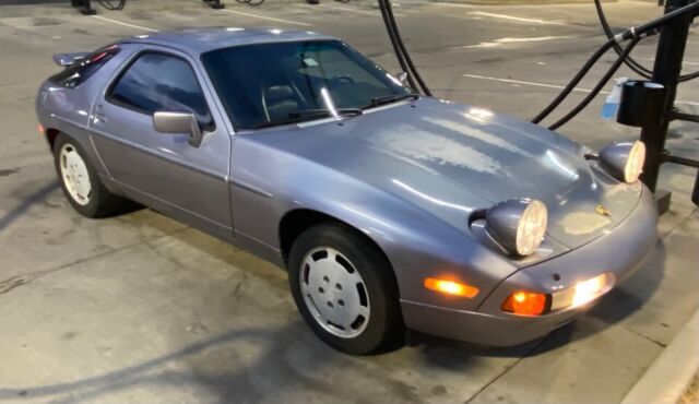 1988 Porsche 928 S4