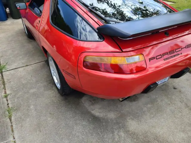 1988 Porsche 928 S4