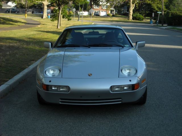 1988 Porsche 928 S4