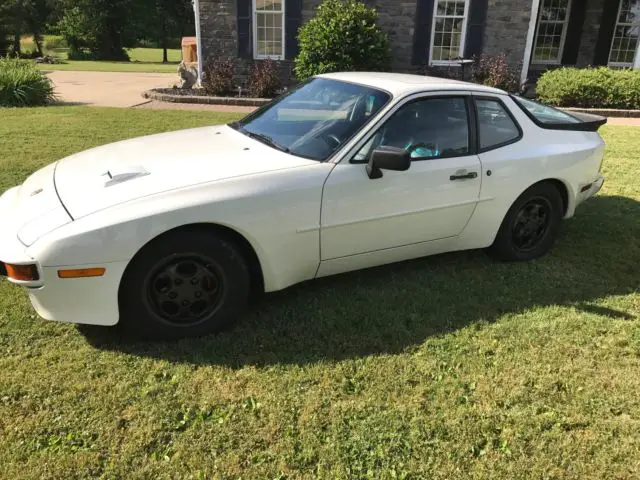 1988 Porsche 944 Base Coupe 2-Door