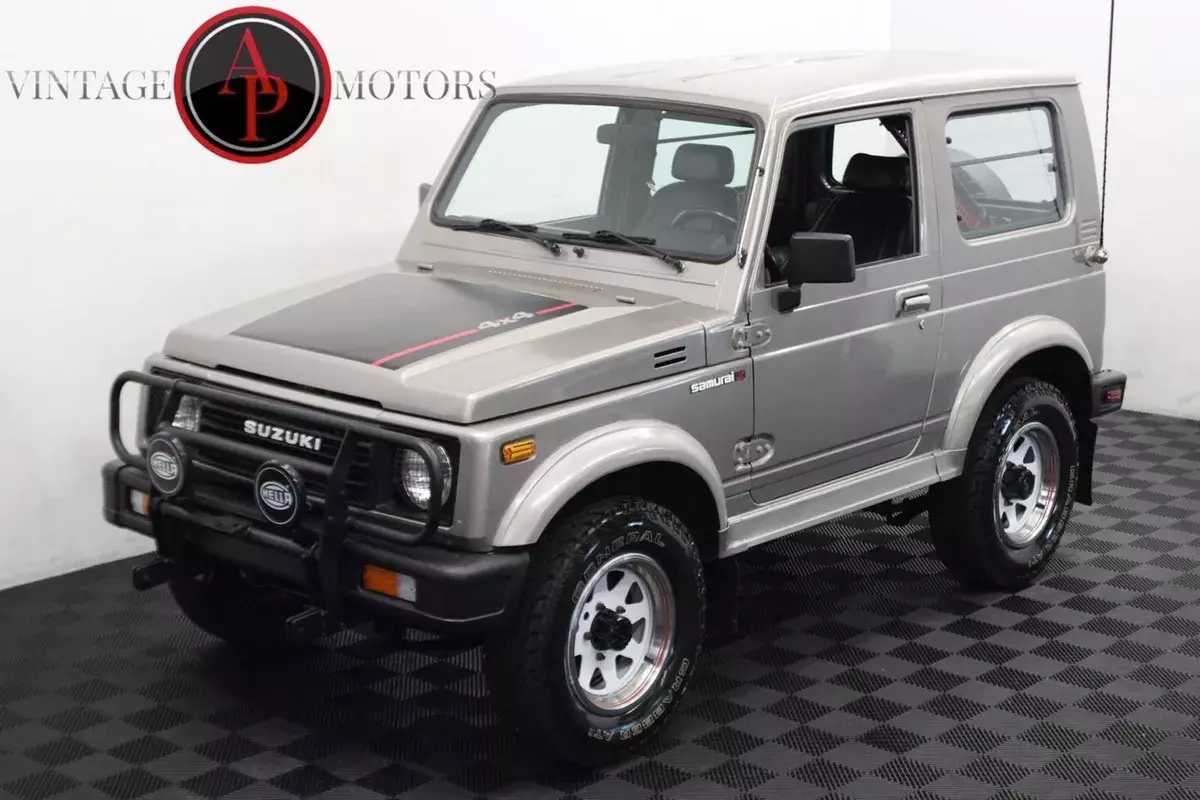 1988 Suzuki Samurai 1.6 Liter 4x4 5 Speed!