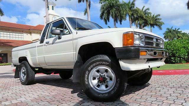 1988 Toyota 4WD Pickups Deluxe