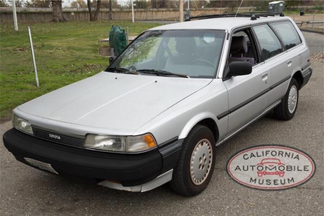 1988 Toyota Camry Deluxe