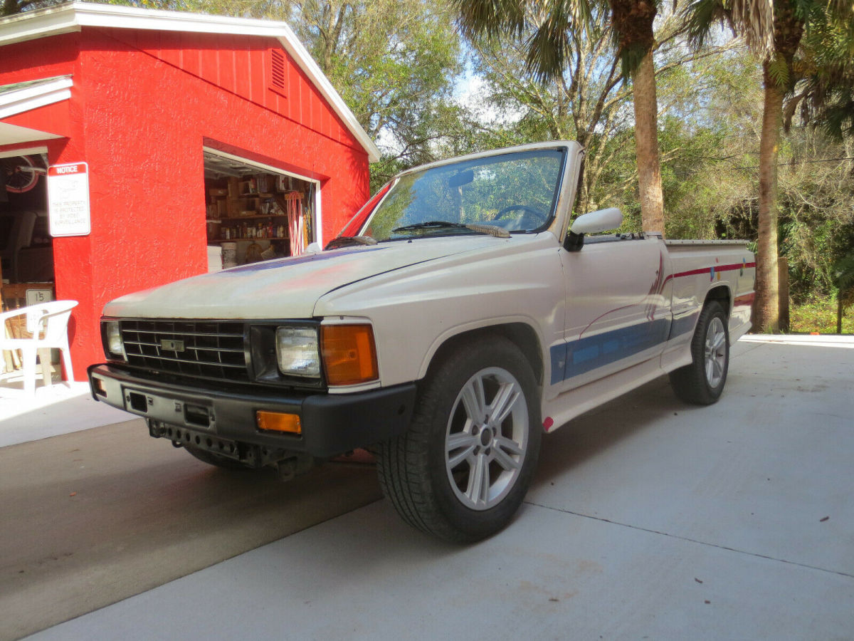 1988 Toyota Hilux DLX Standard Cab Pickup Truck