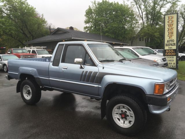 1988 Toyota Hiluxe Extended Cab 4X4 SR5