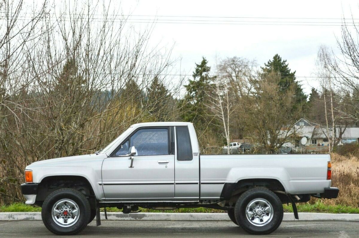 1988 Toyota Pickup ~ 4X4 ~ 122K MILES