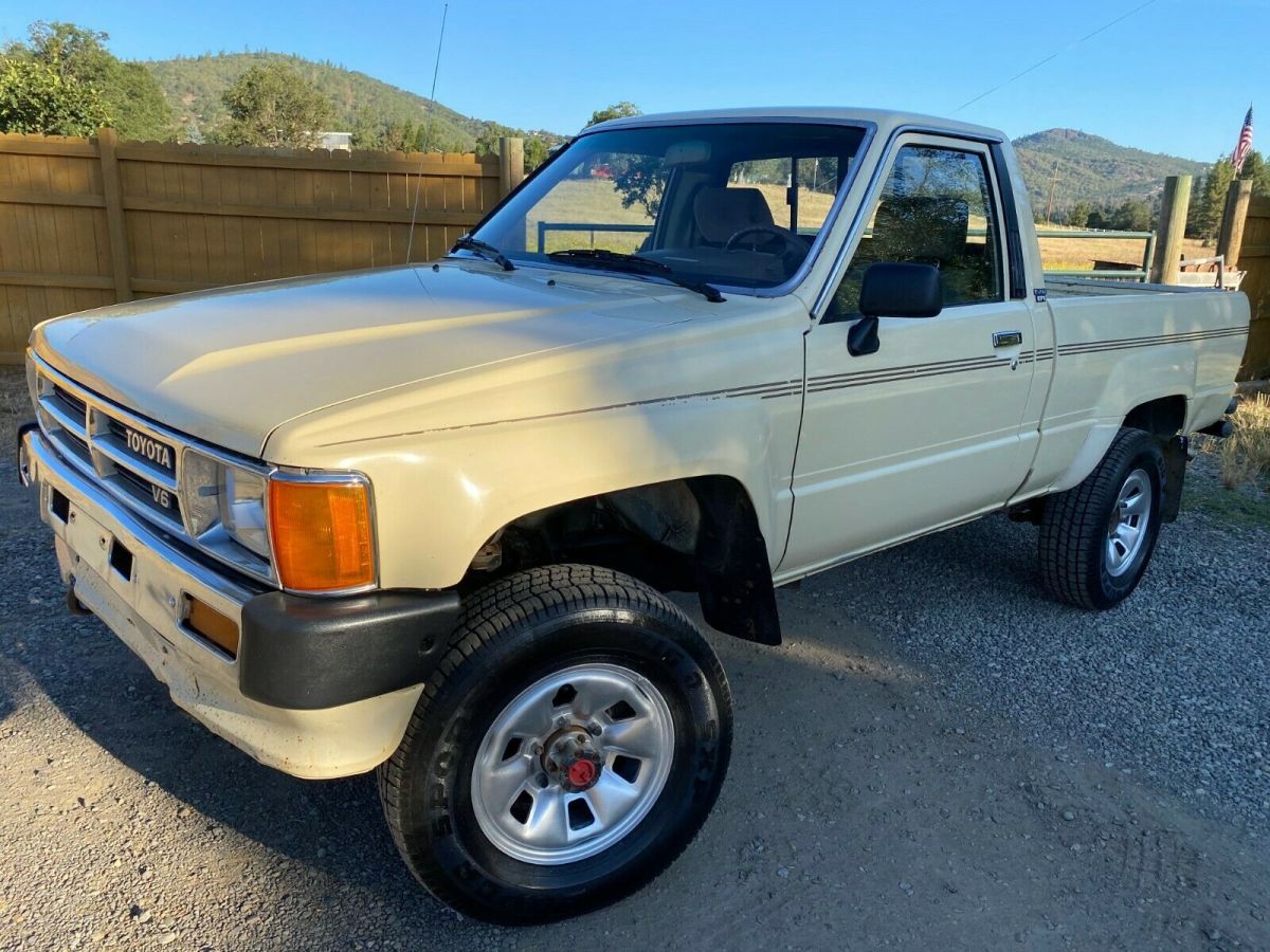 1988 Toyota Pickup STD Cab V6