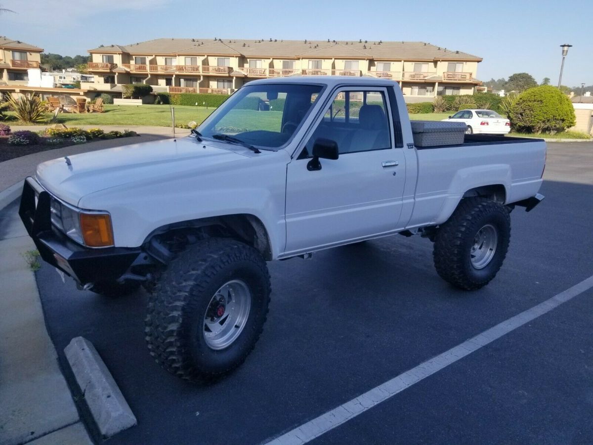 1988 Toyota Tacoma RN63 STD