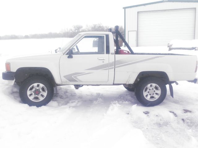 1988 Toyota SR5 White