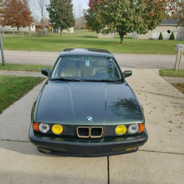 1989 BMW 5-Series Gold Trim