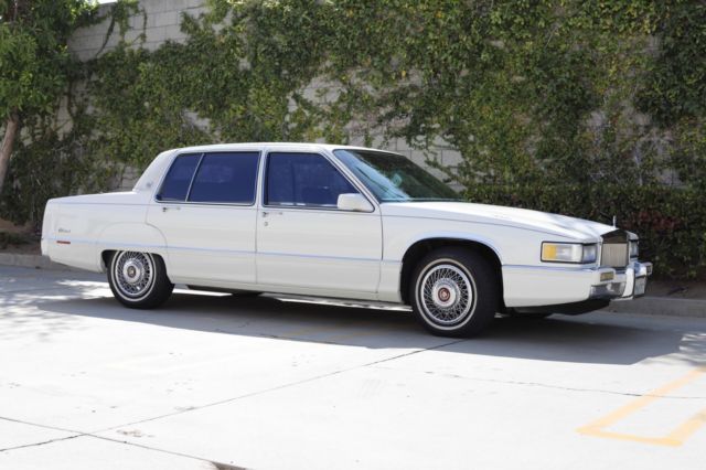 1989 Cadillac Fleetwood Base 4 door