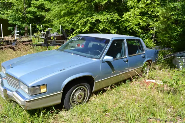 1989 Cadillac DeVille Sedan de Ville