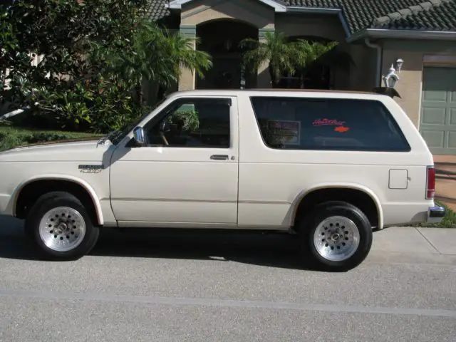 1989 Chevrolet S-10 2 door 2 seat SUV