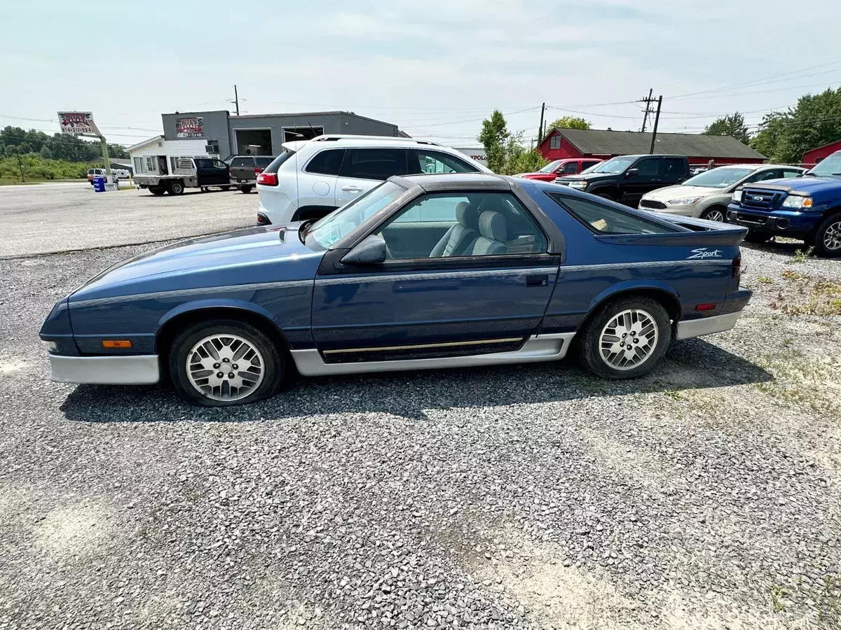 1989 Dodge Daytona ES