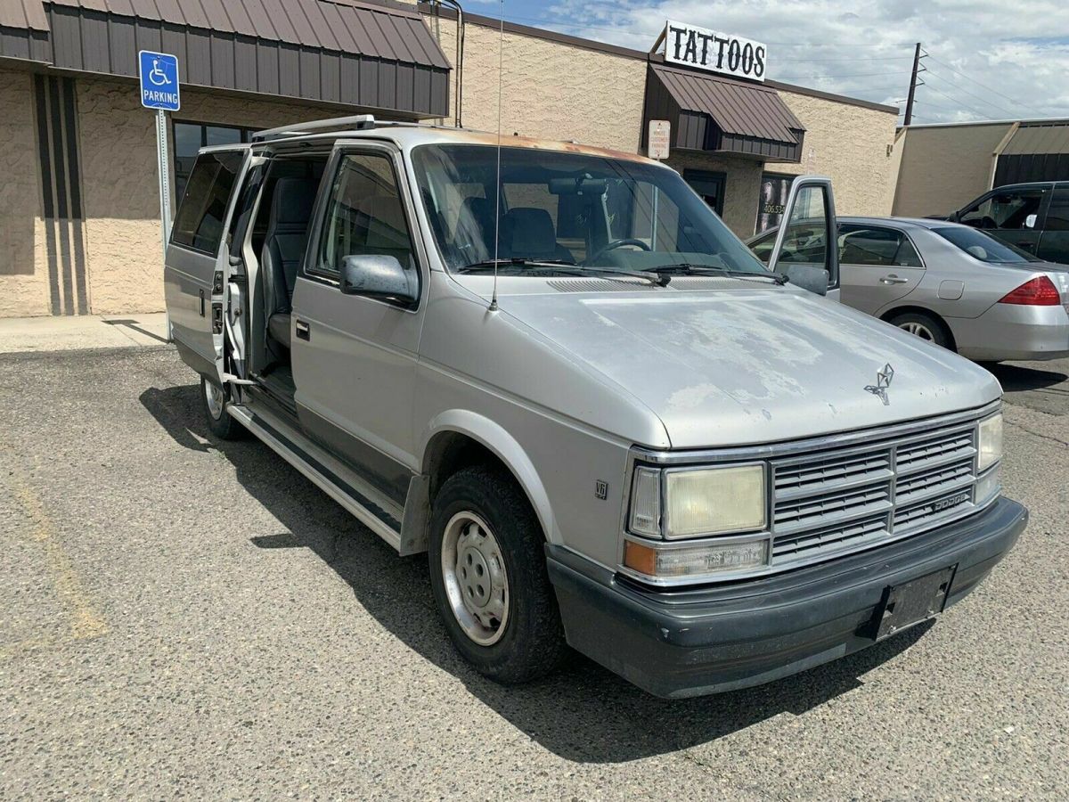 1989 Dodge Caravan LE