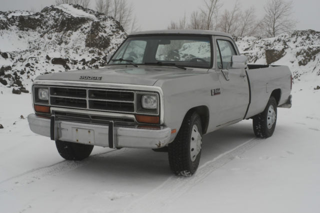 1989 Dodge Ram 2500 .2 door D250 Long Box