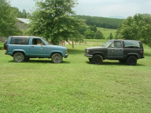 1989 Ford Bronco II XL Sport Utility 2-Door