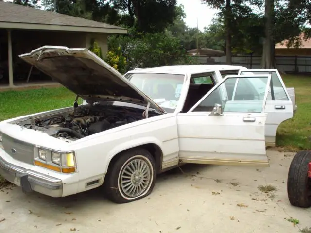 1989 Ford Crown Victoria LTD