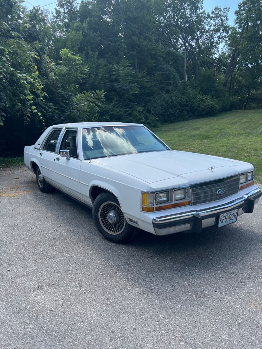 1989 Ford Crown Victoria Police Package/Interceptor