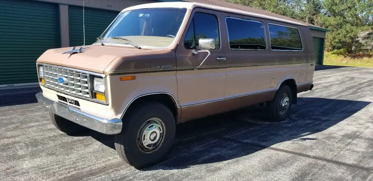 1989 Ford E-350 Econoline Club Wagon xl