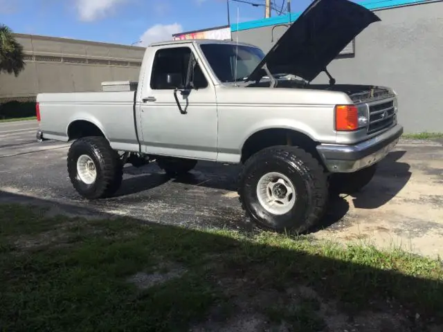 1989 Ford F-150 Lifted 4 x 4