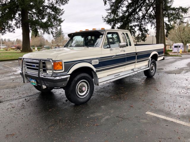 1989 Ford F-250 CENTURION Extended Cab 4X4 XLT