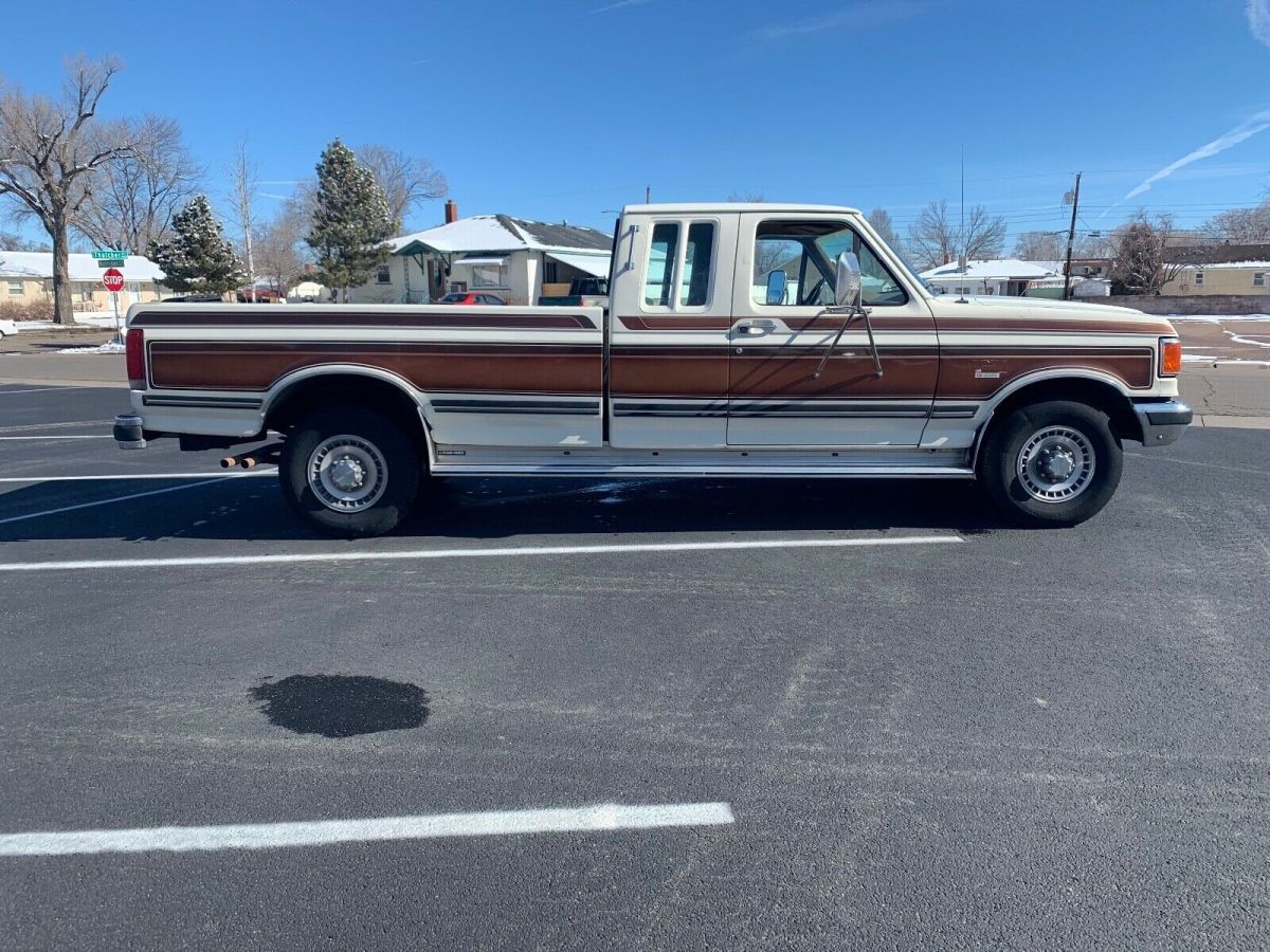 1989 Ford F-250 XLT Lariat