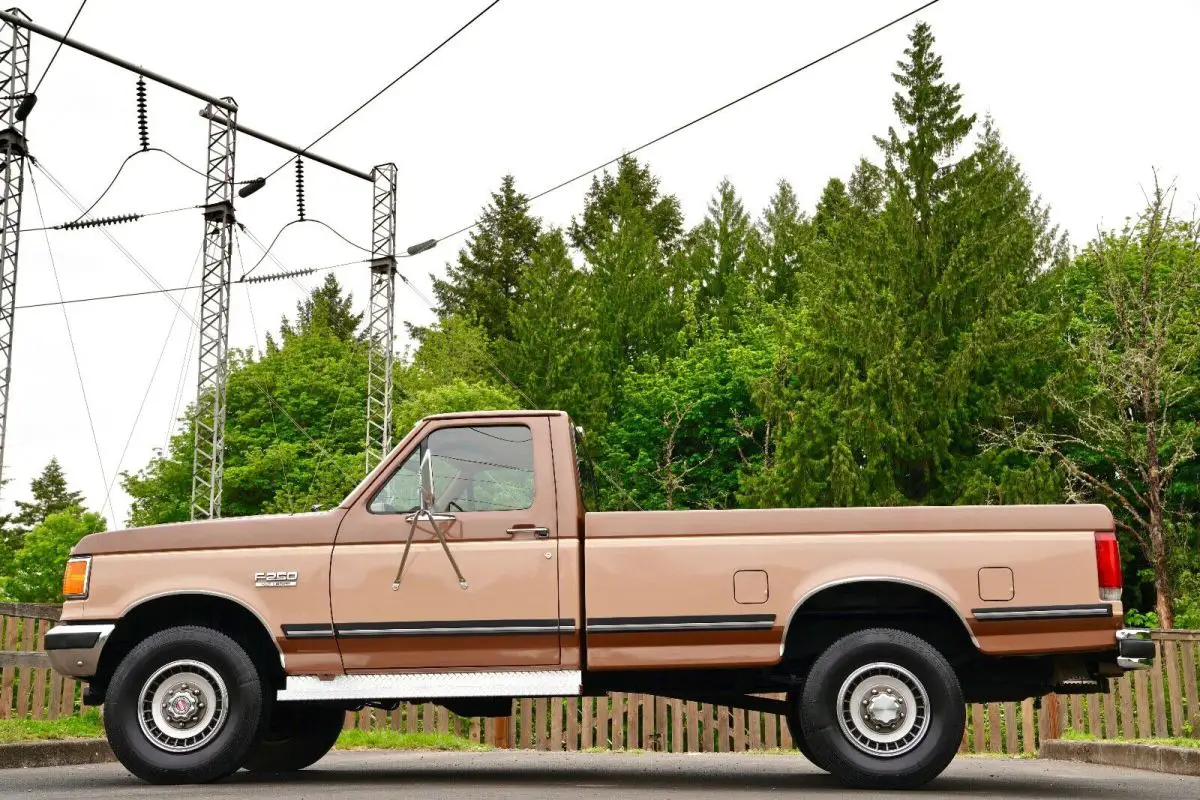 1989 Ford F-250 XLT Lariat