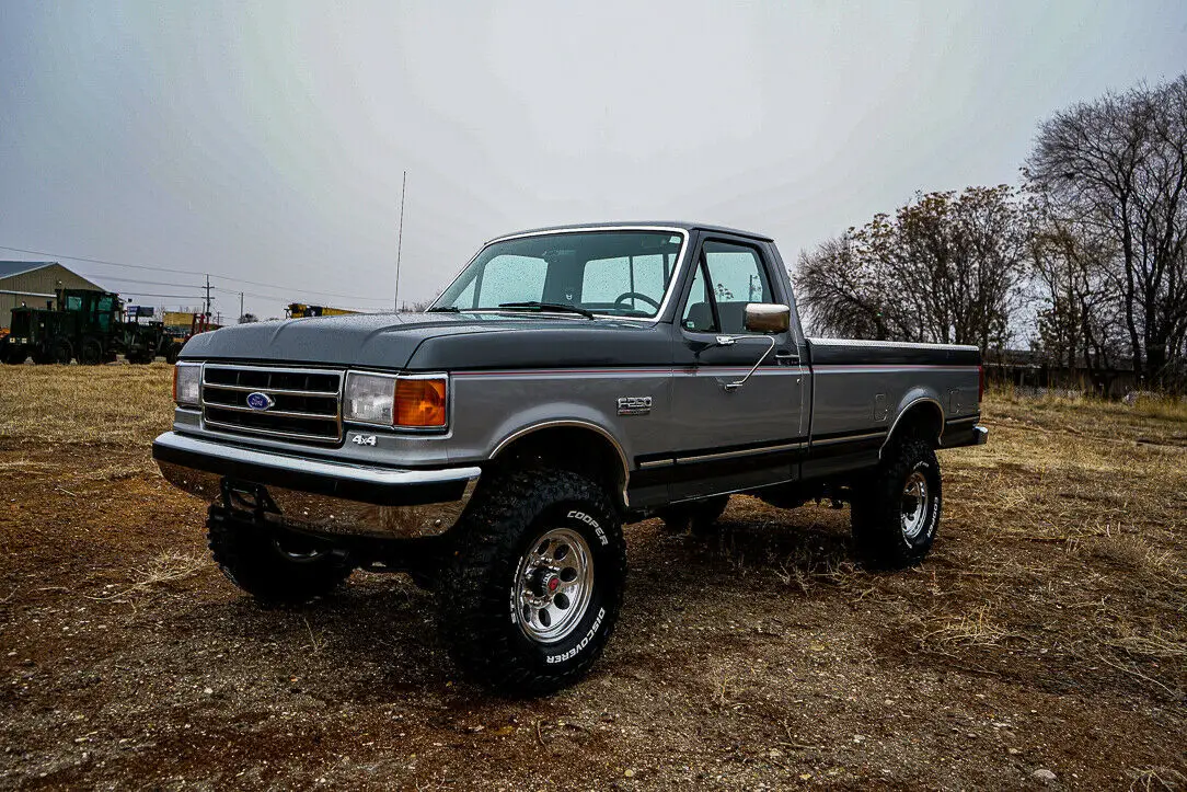 1989 Ford F-250 XLT Lariat