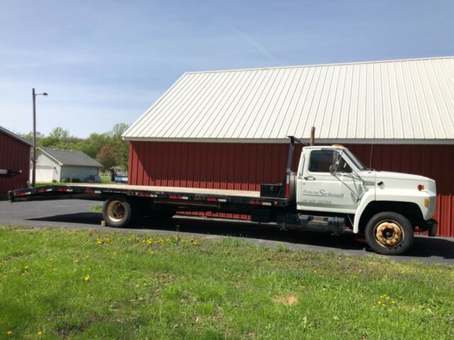 1989 Ford F700