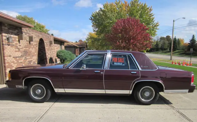 1989 Ford Crown Victoria