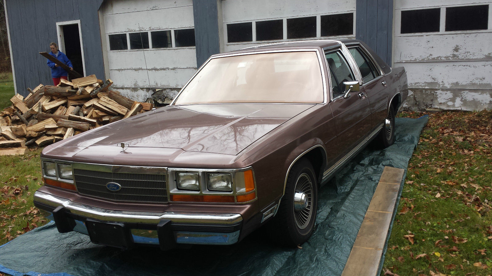 1989 Ford LTD Crown Victoria LX Sedan 4-Door 5.0L For Sale