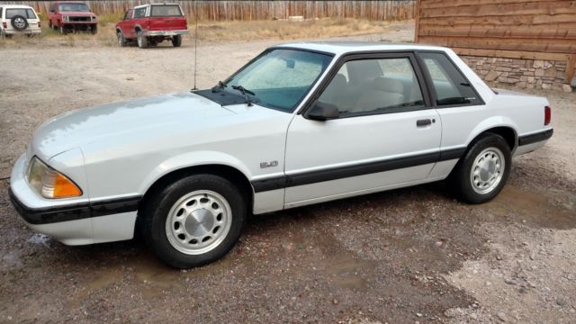 1989 Ford Mustang LX notch